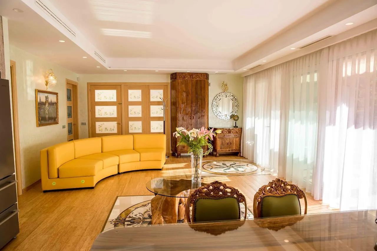 Eco Geo Sol Villa Lloret de Mar 0*,