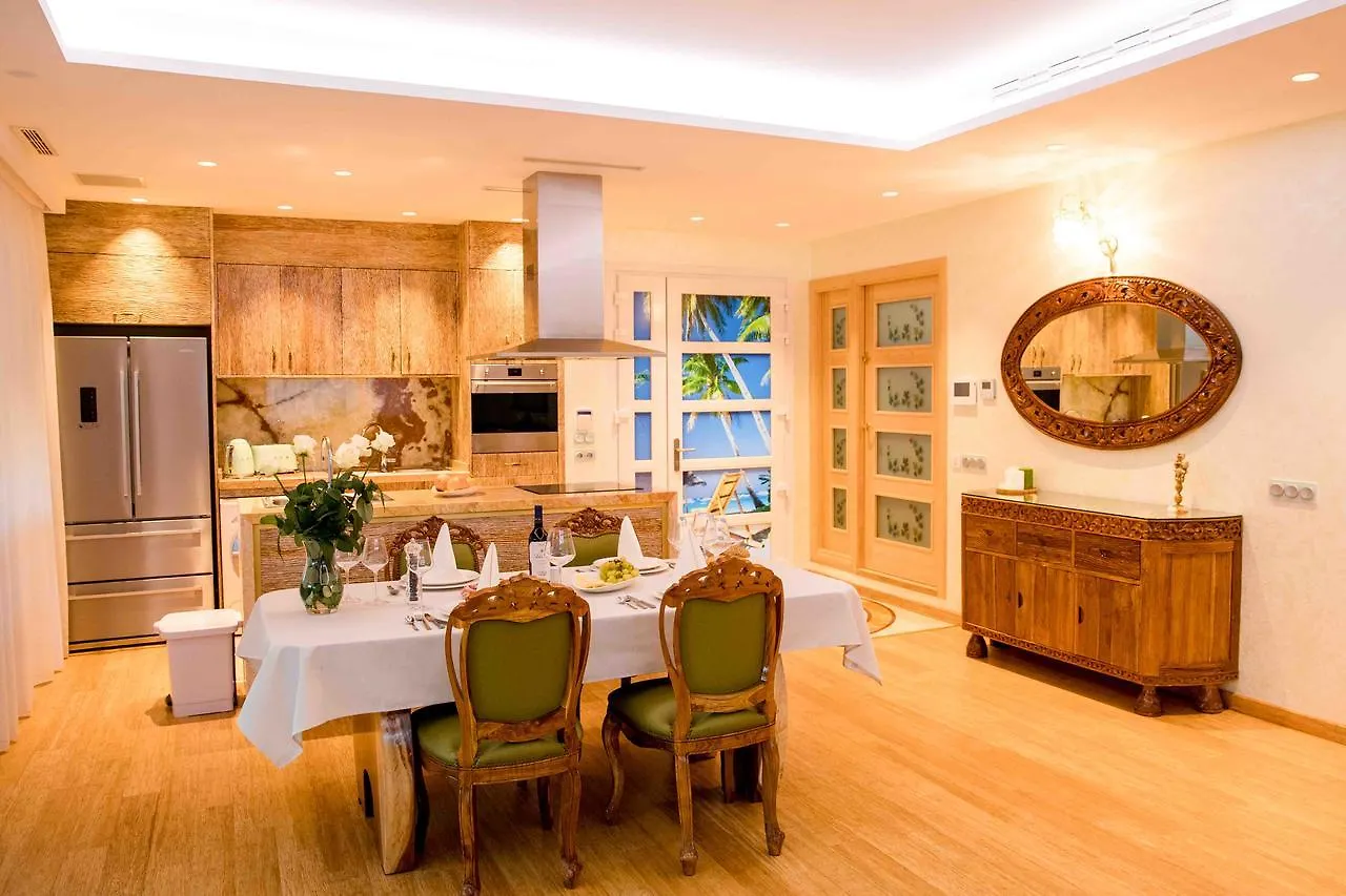 Eco Geo Sol Villa Lloret de Mar 0*,